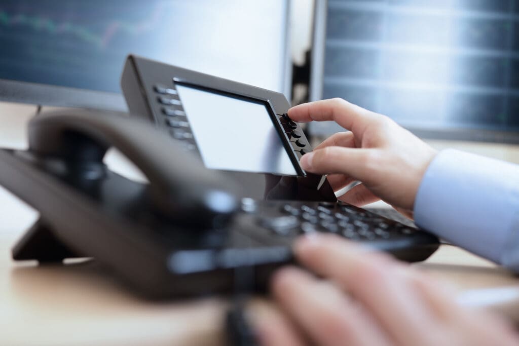 Top 4 Benefits of VoIP over Traditional Phone Systems